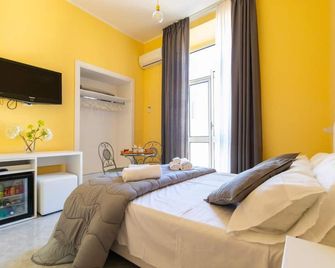 B&B Trianon - Naples - Bedroom