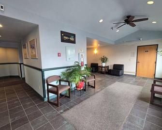 Breeze Inn Hotel - Seward - Lobby