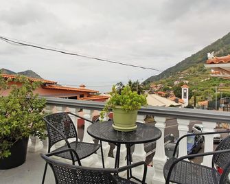 Apartment 'Casa Viva' with Sea View, Shared Terrace and Wi-Fi - Machico - Balkon