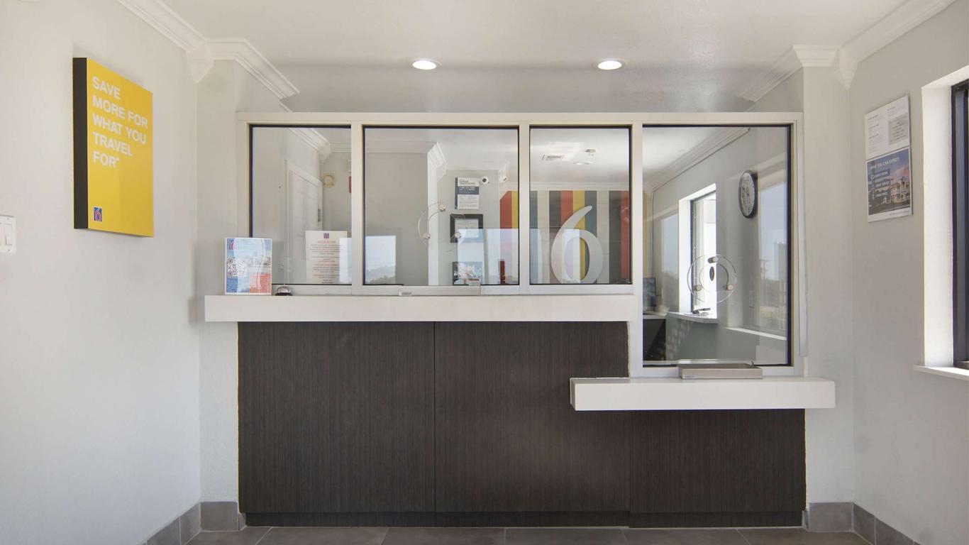 موتل 6 لانكاستر، تكساس - ديسوتو - لانكاستر