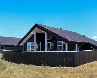 Stylish Holiday Home in Ringkøbing With Sauna - Ringkobing - Budova