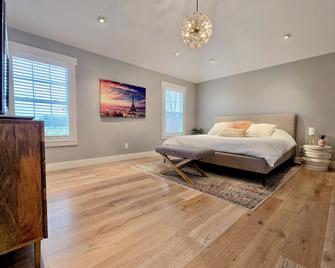Modern 3-bed farmhouse AC, Wifi - Terre Haute - Bedroom