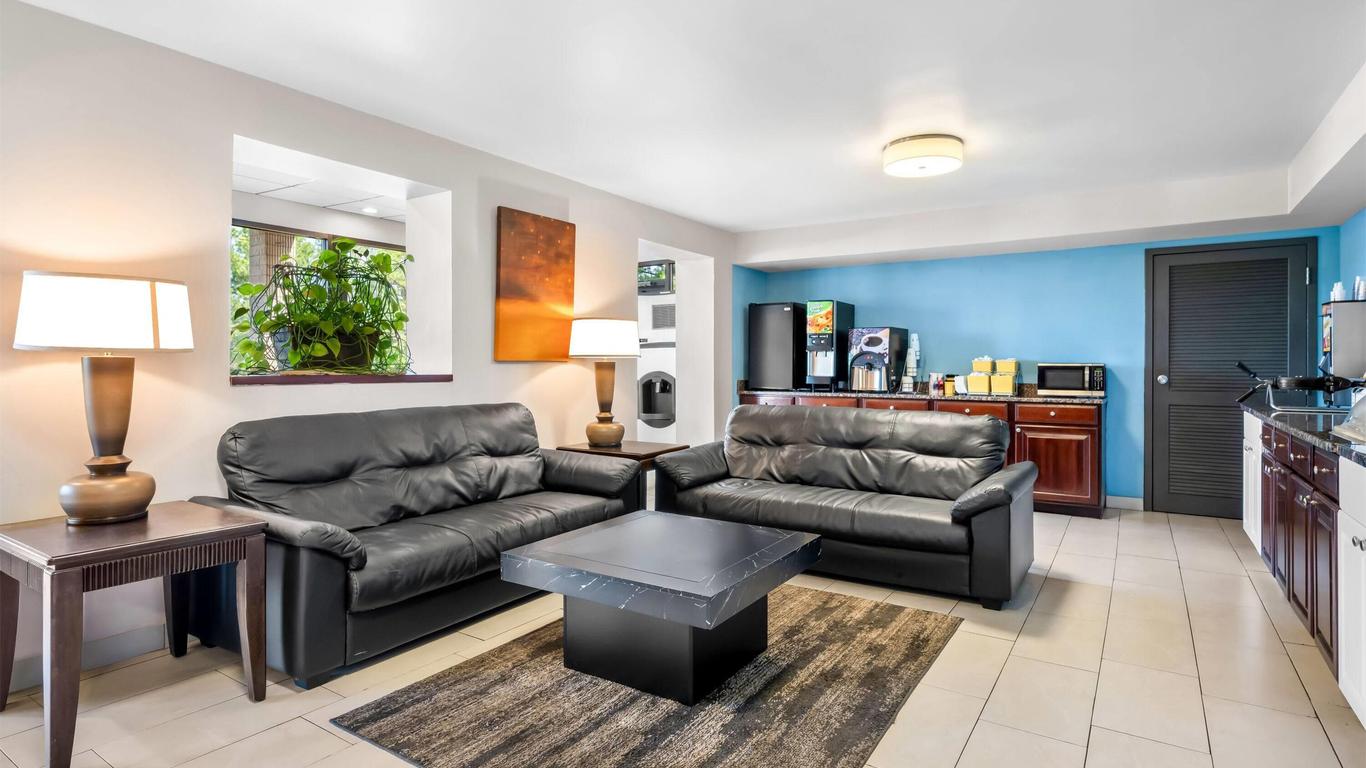 Days Inn by Wyndham Hoover Birmingham