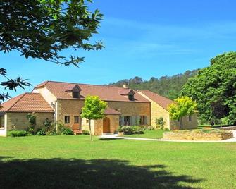near Sarlat and Milhac - house great style and charm and great comfort - Milhac - Edificio