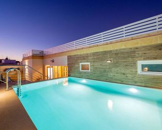 C4 Retreats Gozo - Xagħra - Pool