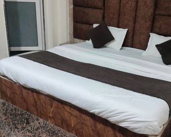 Hotel Kaka Inn - Ajmer - Ložnice