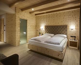 Hotel Garni Minigolf - Pieve di Ledro - Camera da letto