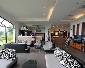 Cloudtop Landscape Hotel - Ji'an Township - Lobby