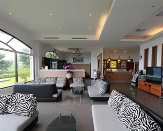 Cloudtop Landscape Hotel - Ji'an Township - Lobby