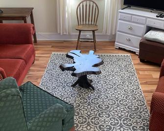 Downtown Across From The Beach - Summerside - Living room
