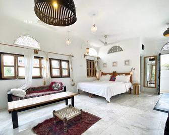 Dia Homestay - Pushkar - Bedroom