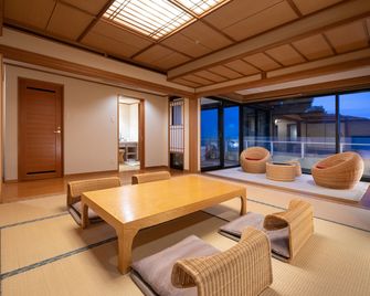 Kirishima Kokusai Hotel - Kirishima - Essbereich