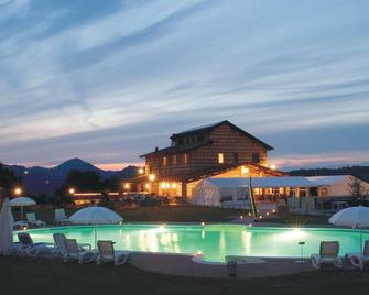Monferrato Resort - Mombello Monferrato - Piscina