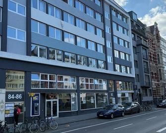 Hotel Garni Emir - Cologne - Building
