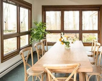 Wooded Cottage in Elizabethtown with hot tub and sauna - Elizabethtown - Їдальня