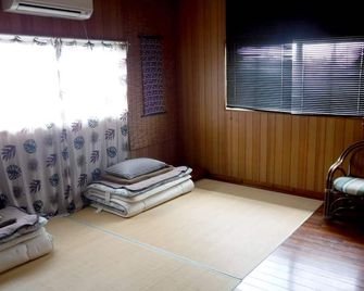 Okinawa Hostel Yanbaru Fukuro - Nago