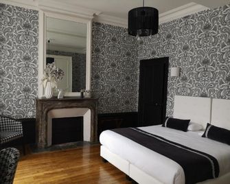 Hôtel Perier du Bignon - Laval - Slaapkamer