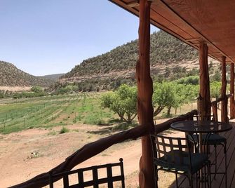 Rustic Bunkhouse with canyon views. - Monticello - Balcony