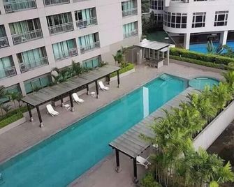 Fronting Shangrila Mall along Shaw. Very near Mega Mall & Edsa Shang Hotel. - Mandaluyong - Pool