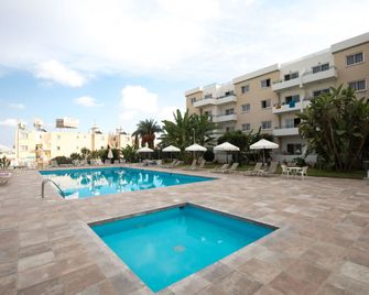 Debbiexenia Hotel Apartments - Protaras - Uima-allas