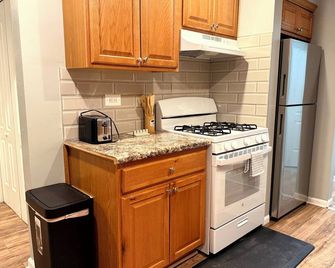 Cozy 1br Retreat Near Transit, Dining And Parking - Chicago - Cuisine