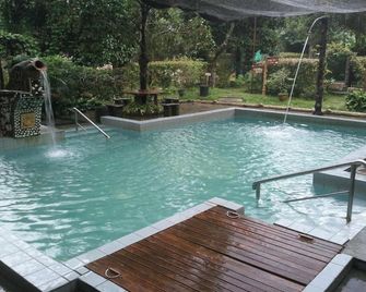 Rina Balinese Resort - Senai - Pool