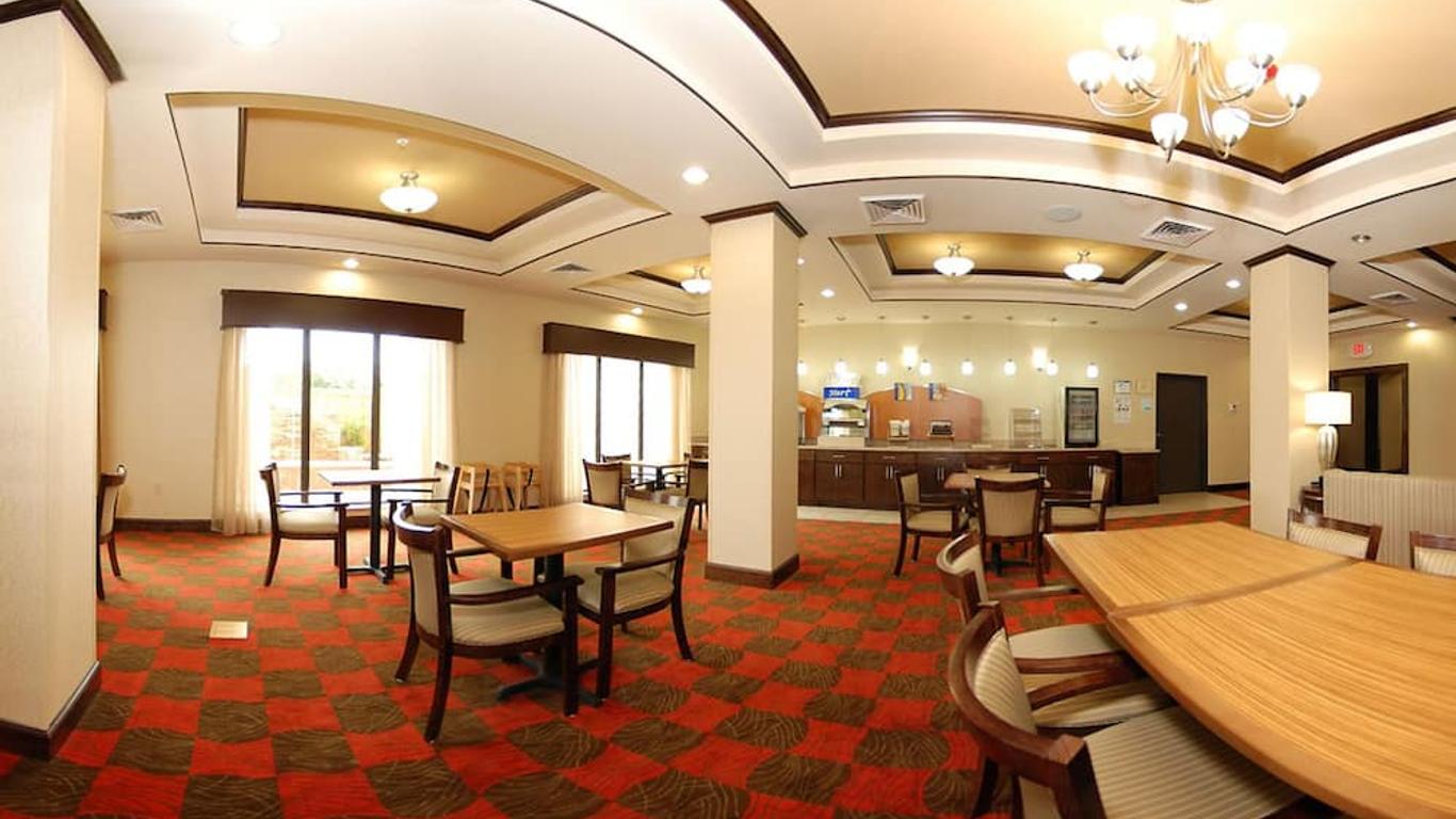 Holiday Inn Express & Suites Houston South - Pearland