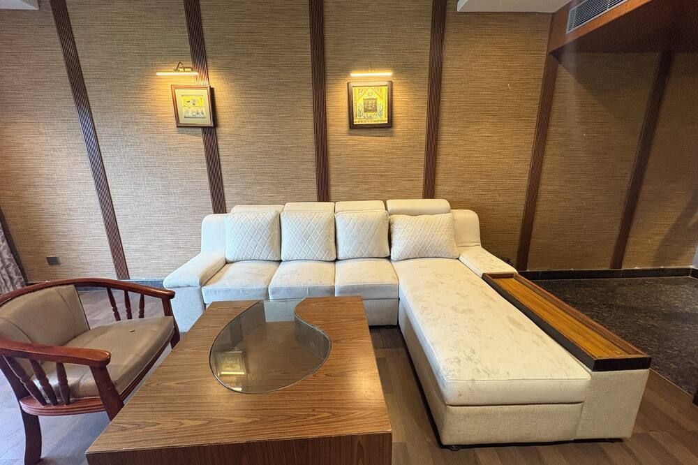 هوتل جولدن بالاس بوري