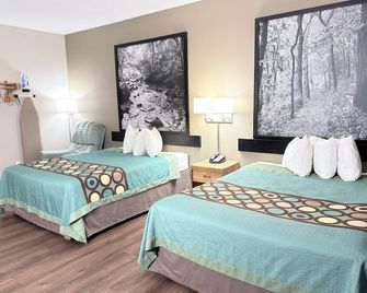 Super 8 by Wyndham Platteville - Platteville