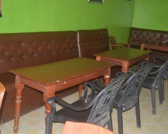 Location Plaza Restaurant - Narok - Area lounge