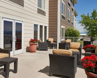 Hampton Inn Helena - Helena - Serambi