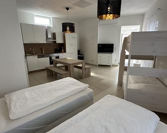 Dreams Unterkunft - Kötz - Slaapkamer