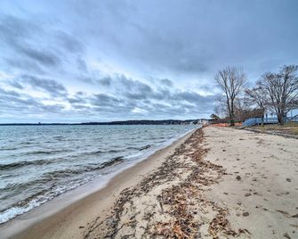 Centrally Located Traverse City Condo 1 Mi to Bay - Traverse City - Playa