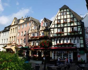 The Burgklause Boutique Hotel - Linz am Rhein - Building