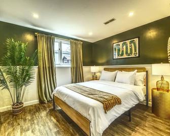 Willmar Jungle Safari Retreat! - Willmar - Спальня
