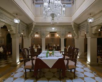 BrijRama Palace, Varanasi - By the Ganges - Varanasi - Dining room