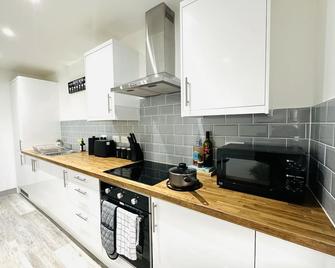 202 Grosvenor House - Wakefield - Kitchen