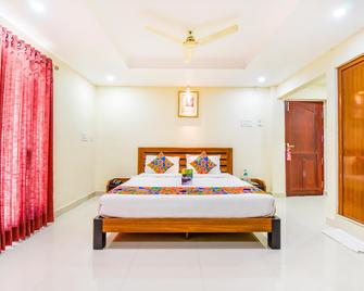 Fabhotel Sri Krishna Residency - Chennai - Bedroom