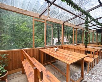 The Hillside - Kasol - Patio