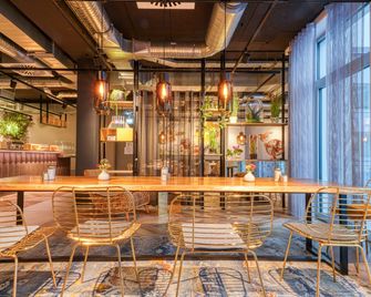 فيينا هاوس إيزي باي ويندام هامبورج بيرجيدورف - هامبورغ - بار