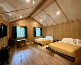 Bear Cabin 5 in Tok Alaska - Tok - Habitación