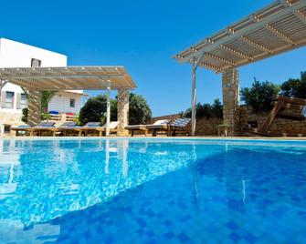 Kallisti Hotel - Folegandros - Pool