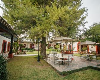 هوتل هوستال إل فارول - باراس دي لا فوينتى - شرفة مرصوفة