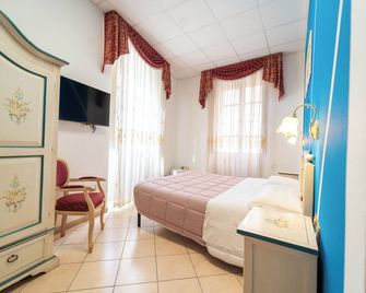 Le Tre Stelle - קליארי - חדר שינה