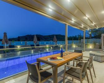 Amelia Residence - Tragaki - Pool