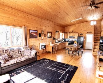 Rustic Cabin Rental with Porch at Foot of Abajo Mountains near Moab, Utah - Monticello - Living room