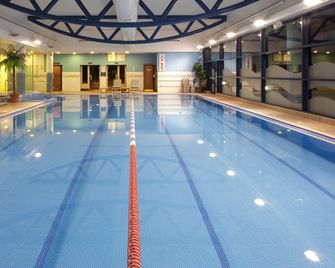 Holiday Inn Barnsley M1, Jct.37 By IHG - Barnsley - Piscina