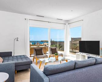 Villa Carmela by Villa Plus - Arenal d'en Castell - Wohnzimmer