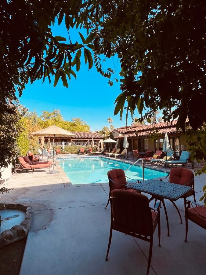 Los Arboles Hotel