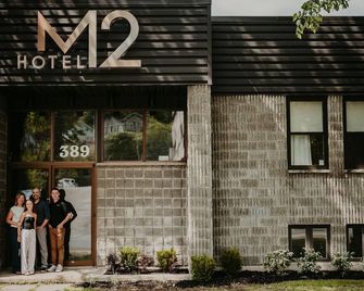 M2 - Standard King room # 1 (lower level) - Dalhousie - Building